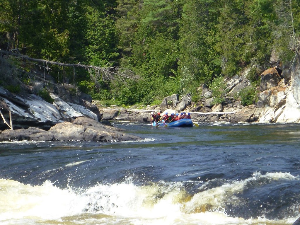 Bonnet Rouge Rafting | 211 chemin Gatineau Sud, Sainte-Thérèse-de-la-Gatineau, QC J0X 2X0, Canada | Phone: (819) 449-3360