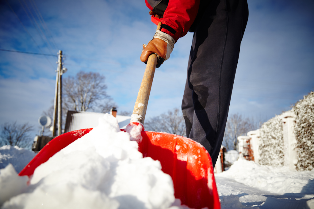 Déneigement Campagnard inc. | 821 C Chem. Benoît, Mont-Saint-Hilaire, QC J3H 0L6, Canada | Phone: (450) 467-7787