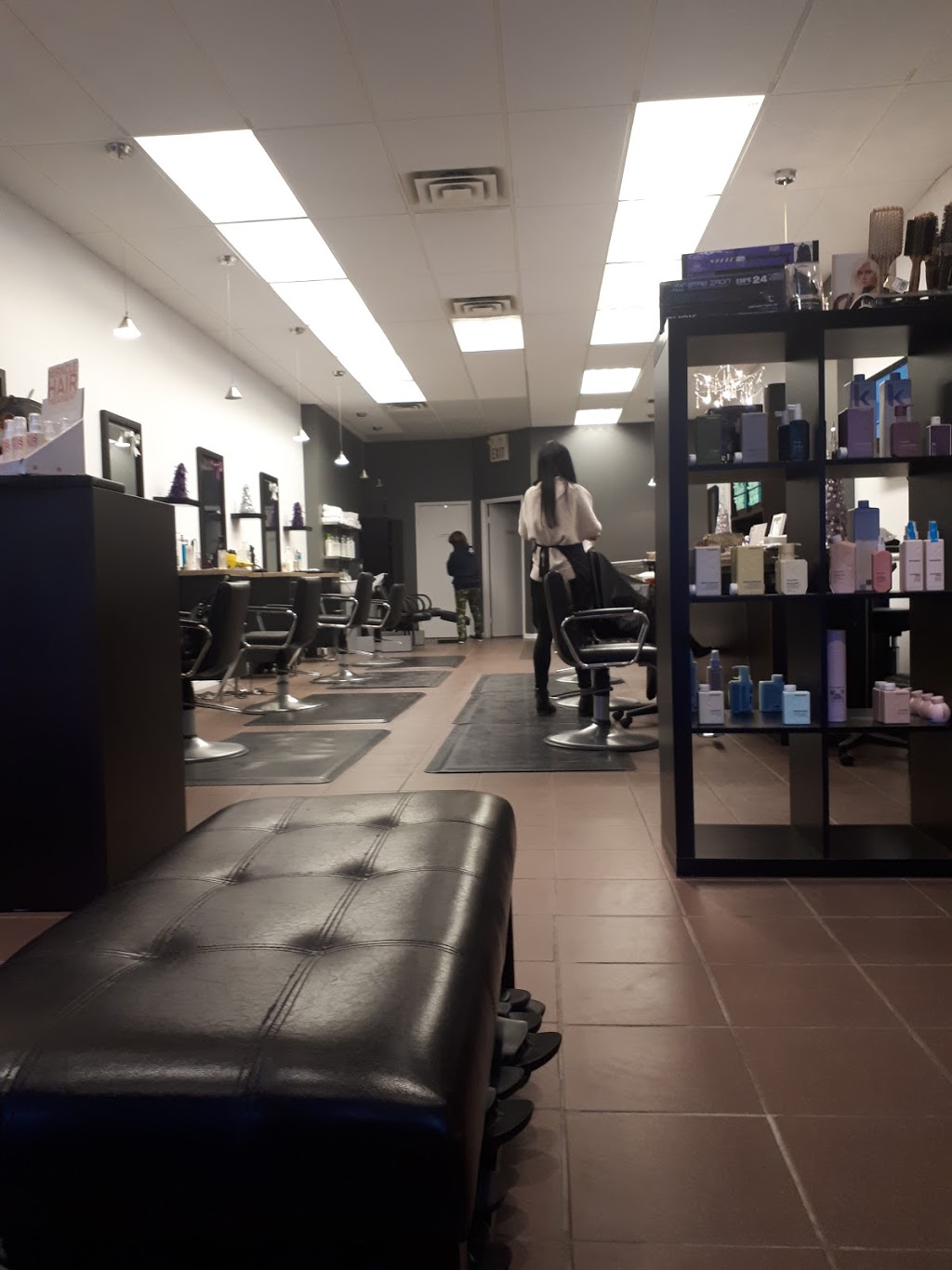 Jennifers Hair Boutique | INSIDE SALON ONYX, 16715 Yonge St #25, Newmarket, ON L3X 2P8, Canada | Phone: (905) 503-2606