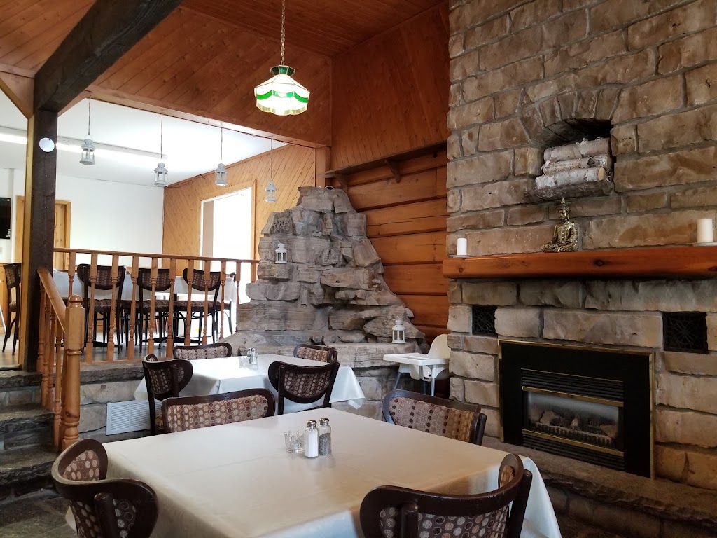 The Spirit Rock Outpost & Lodge | 877 Berford St #6, Wiarton, ON N0H 2T0, Canada | Phone: (519) 534-5168