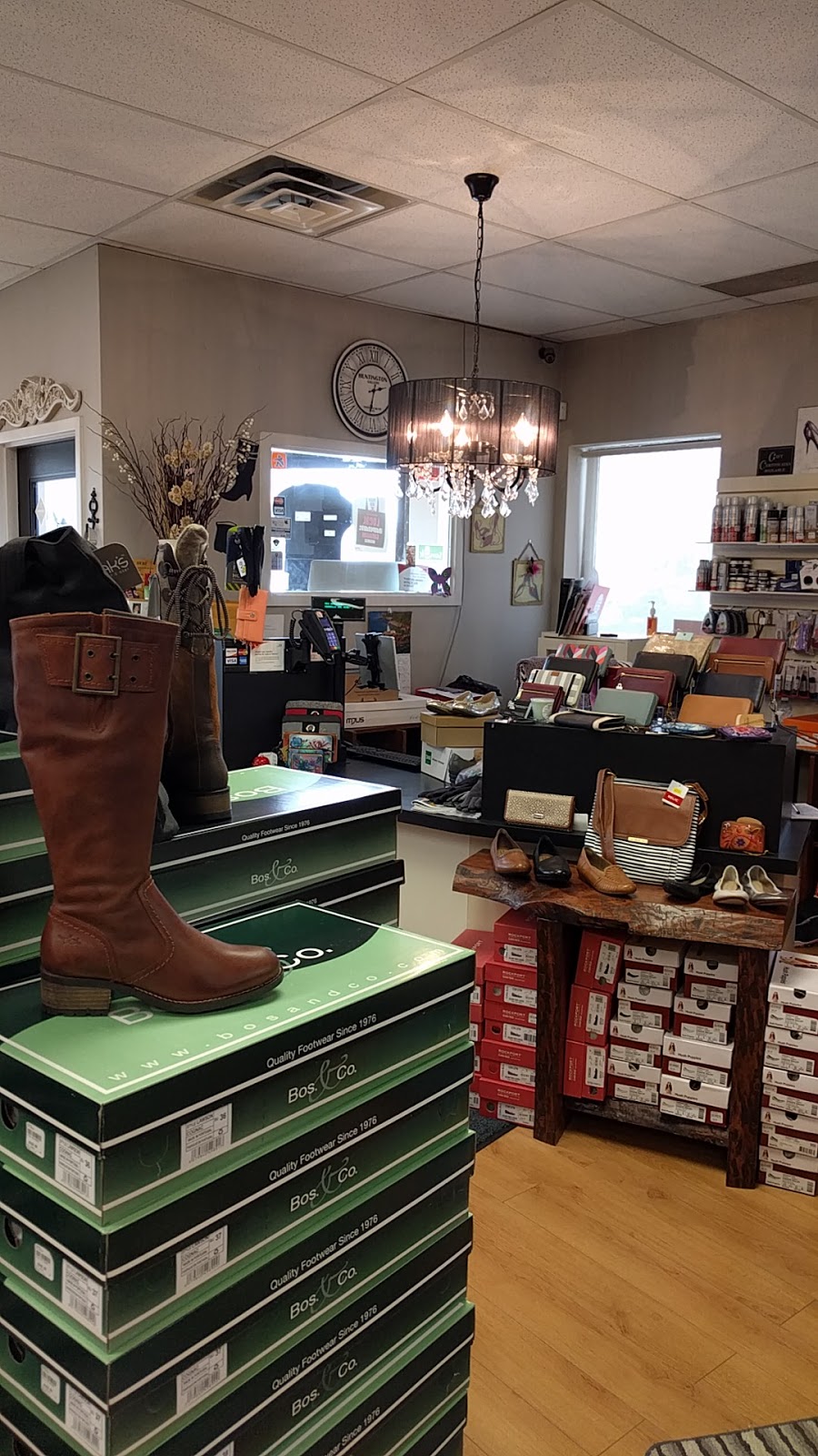 Shoe Villa | 54 Wellington Rd 7, Elora, ON N0B 1S0, Canada | Phone: (519) 846-7463