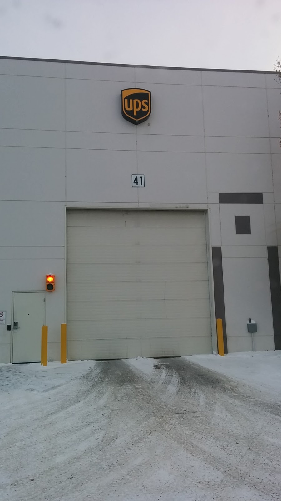 UPS Customer Centre | 6979 68 Ave NW, Edmonton, AB T6B 3E3, Canada | Phone: (800) 742-5877