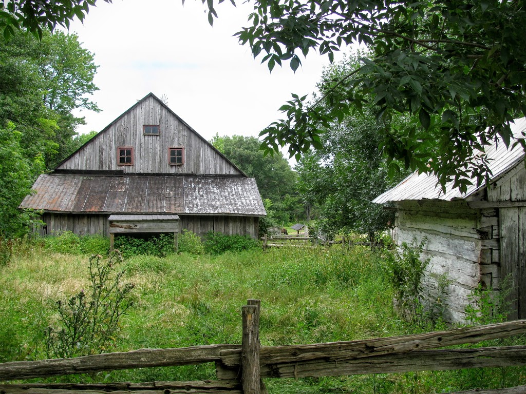 Village Québécois dAntan | 1425 Rue Montplaisir, Drummondville, QC J2C 0M2, Canada | Phone: (819) 478-1441