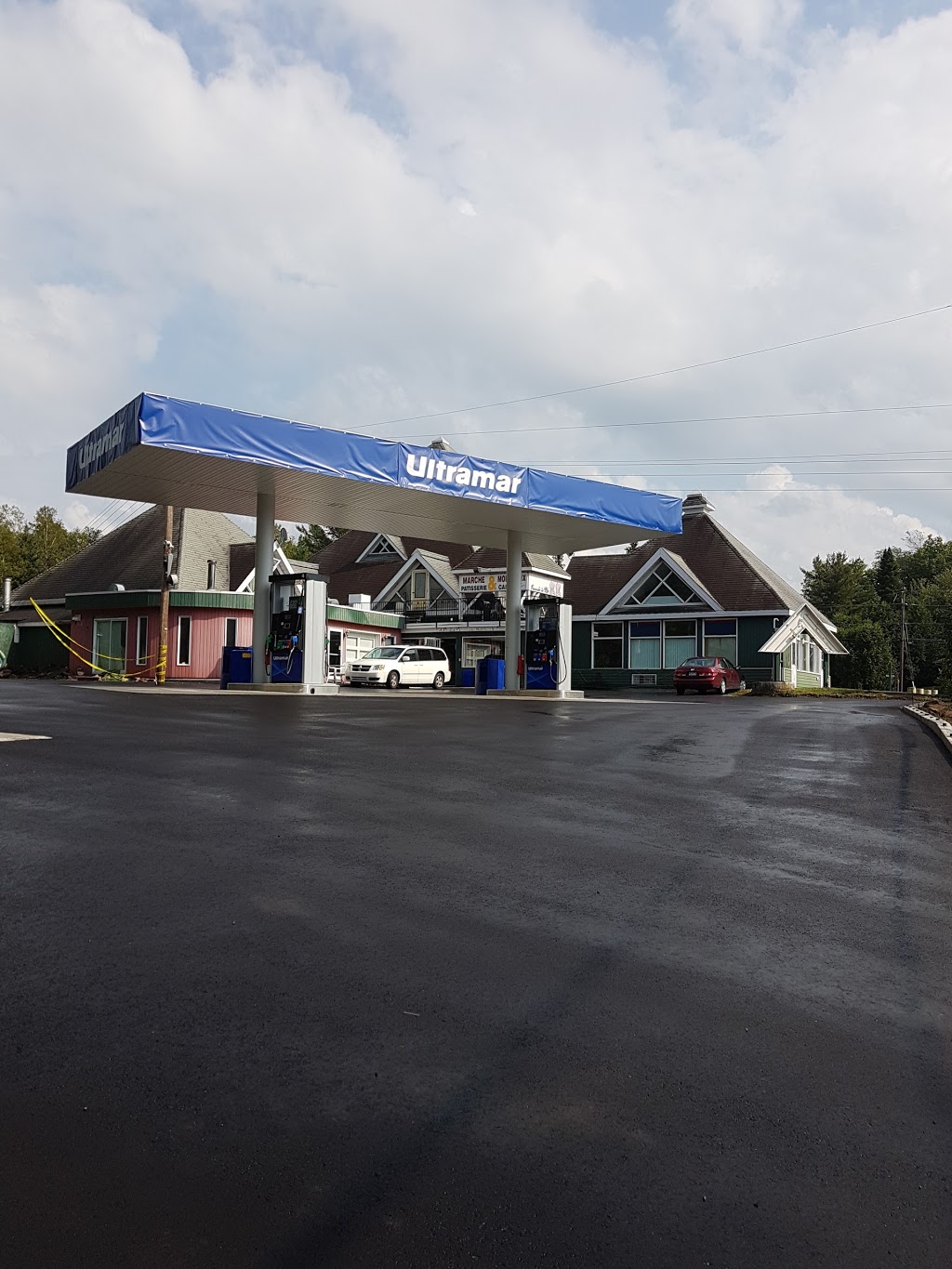 Ultramar | 6 Chemin des Lilas, Sainte-Anne-des-Lacs, QC J0R 1B0, Canada | Phone: (450) 224-5335