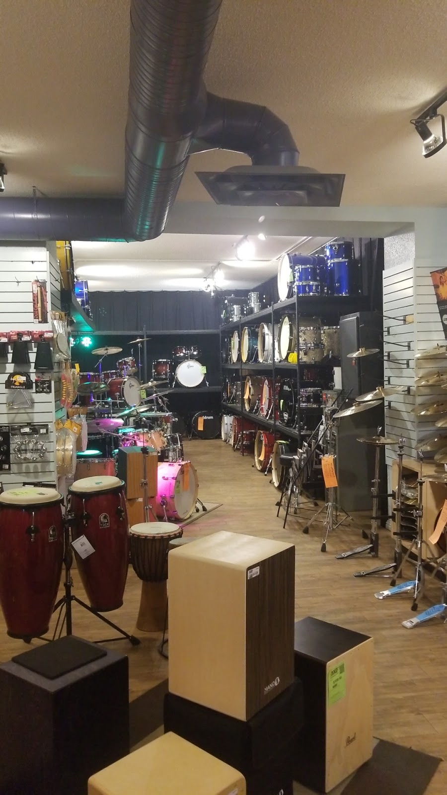 Long & McQuade Musical Instruments | 6633 118 Ave NW, Edmonton, AB T5B 0P1, Canada | Phone: (780) 471-2001