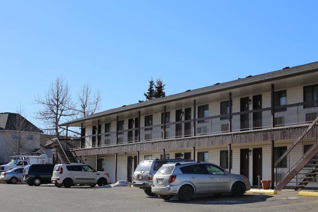 Golden West Motor Inn | 912 OSLER, Carstairs, AB T0M 0N0, Canada | Phone: (403) 337-3333