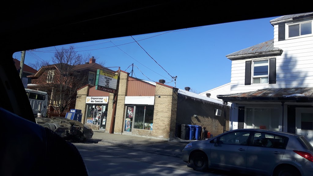 Dépanneur Du Centre | 116 8e Rue, Crabtree, QC J0K 1B0, Canada