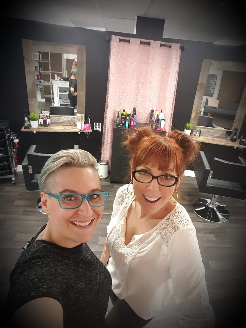 salon de coiffure Styliste-Art | 1162 Rue Daigneault, Acton Vale, QC J0H 1A0, Canada | Phone: (450) 366-0122