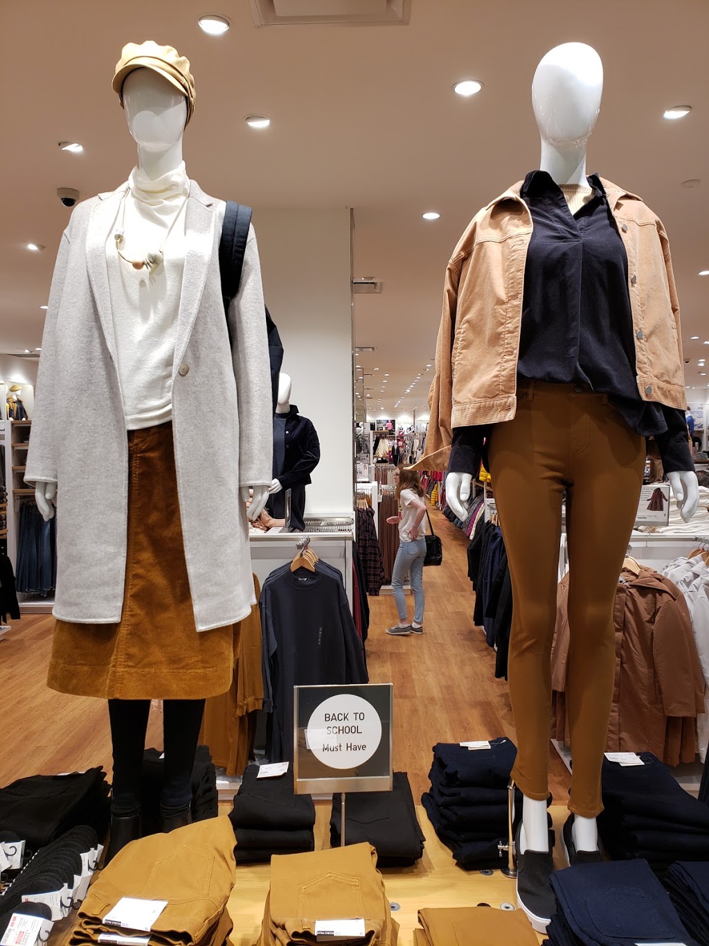 UNIQLO Upper Canada | 17600 Yonge St, Newmarket, ON L3Y 4Z1, Canada | Phone: (289) 803-0358