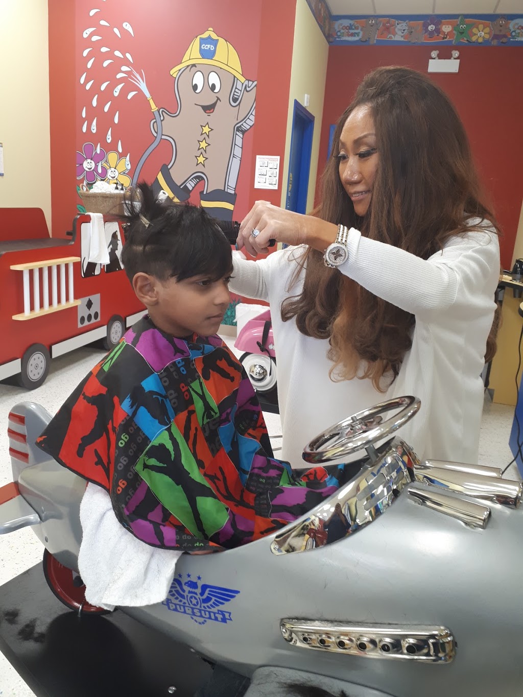 Cookie Cutters Haircuts for Kids | 800 Boyer Blvd #6, Mississauga, ON L5V 2Y1, Canada | Phone: (905) 285-0020