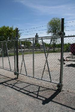 Sure Fence | 22 Algonquin Trail, Barrie, ON L4M 6B4, Canada | Phone: (705) 730-7997