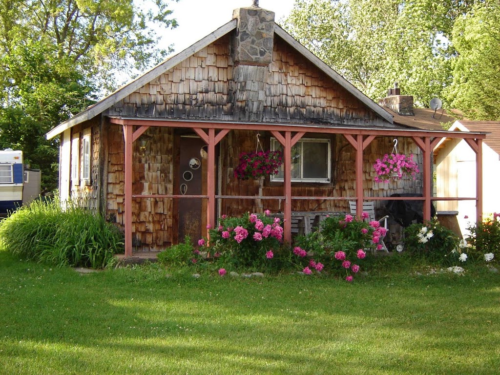 Lakeview Cottages on Sturgeon Lake | 429 Long Beach Rd, Cameron, ON K0M 1G0, Canada | Phone: (705) 359-3707