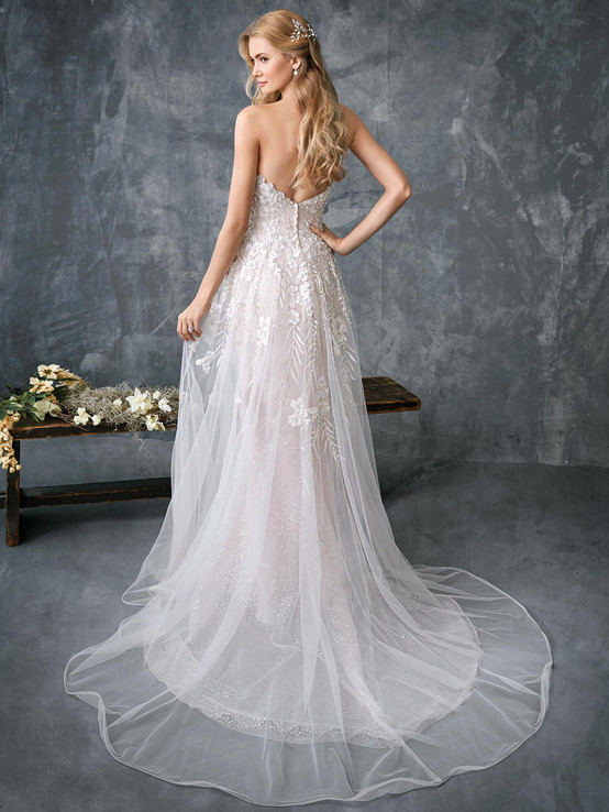All That Glitters Bridal | 2130 Robertson Rd, Nepean, ON K2H 5Z1, Canada | Phone: (613) 726-2000