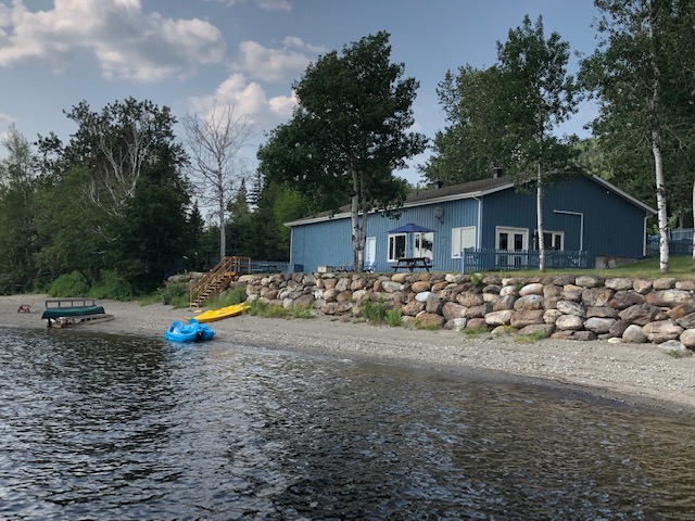 Domaine bleu sur le lac Pohenegamook | 1711 Chem. Guérette, Pohénégamook, QC G0L 1J0, Canada | Phone: (418) 564-9828