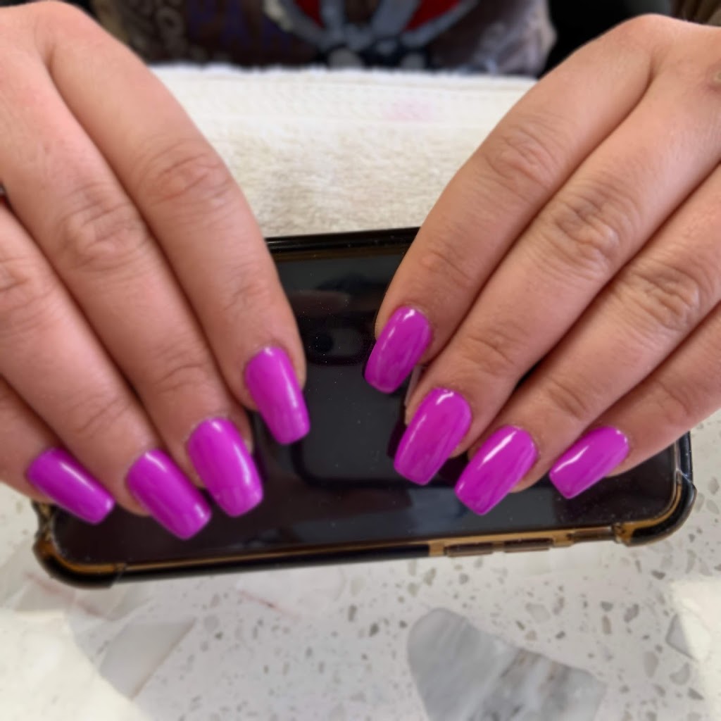 Luxury Nails | 1289 Marlborough Ct, Oakville, ON L6H 2N7, Canada | Phone: (905) 815-1750