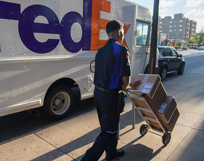 FedEx Brossard | 5645 Grande Allée local 130, Brossard, QC J4Z 3G3, Canada | Phone: (800) 463-3339