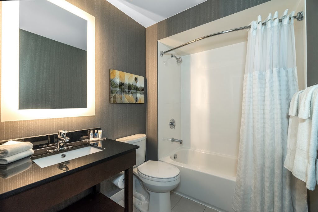 InnVest Hotels | 200 Bay St #2200, Toronto, ON M5J 2J1, Canada | Phone: (416) 607-7100