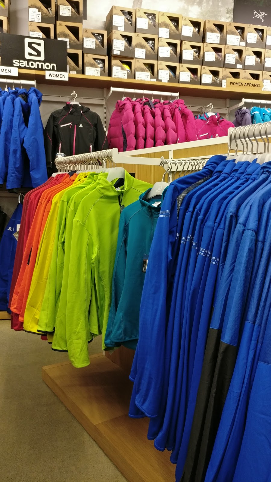 Salomon Arcteryx | 300 Taylor Rd #743, Niagara-on-the-Lake, ON L0S 1J0, Canada | Phone: (905) 704-4647