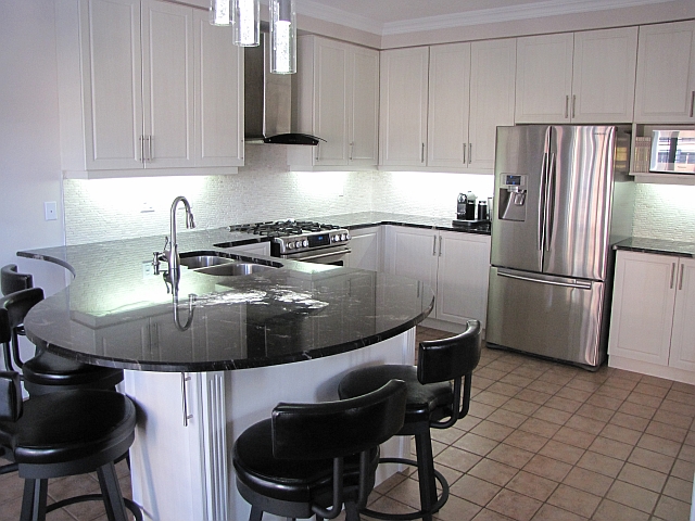 The Kitchen Refacer.com | 830 Chambers Pl, Milton, ON L9T 6A5, Canada | Phone: (905) 462-7056