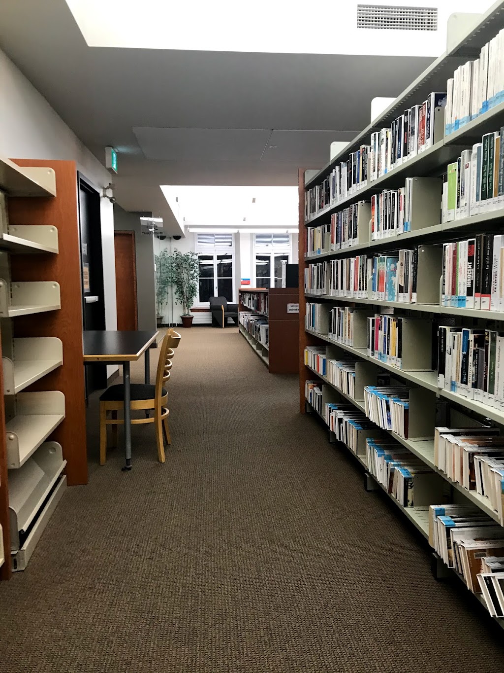 Bibliothèque Chrystine-Brouillet | 264 Rue Racine, Québec, QC G2B 1E6, Canada | Phone: (418) 641-6120