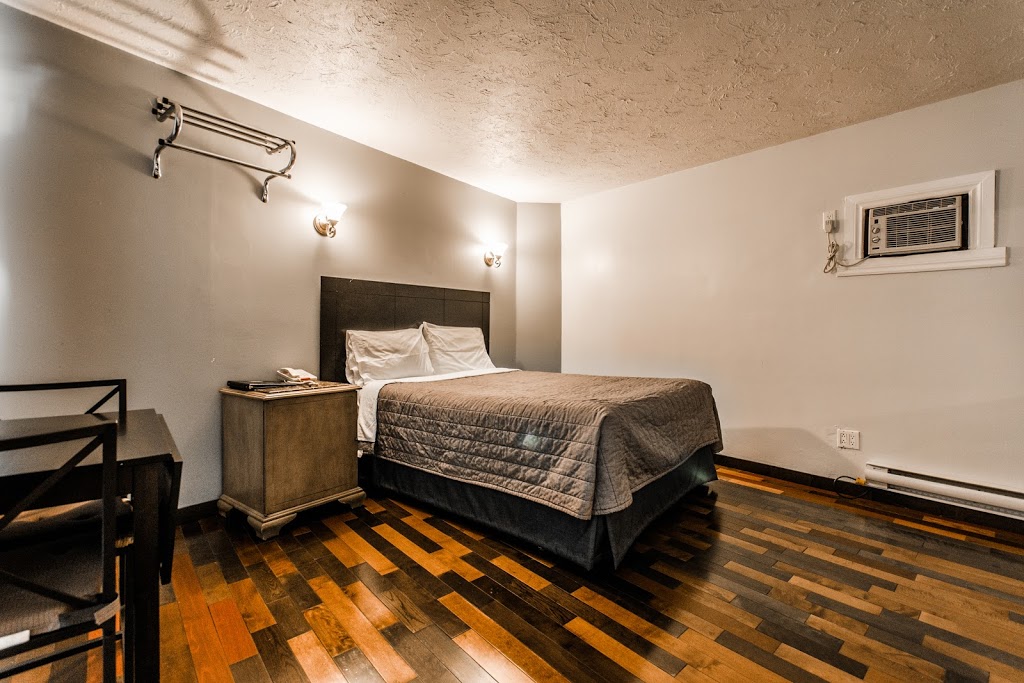 Olux Hotel Motel & Suites | 1354 Boulevard des Laurentides, Laval, QC H7N 4Y4, Canada | Phone: (450) 669-2601