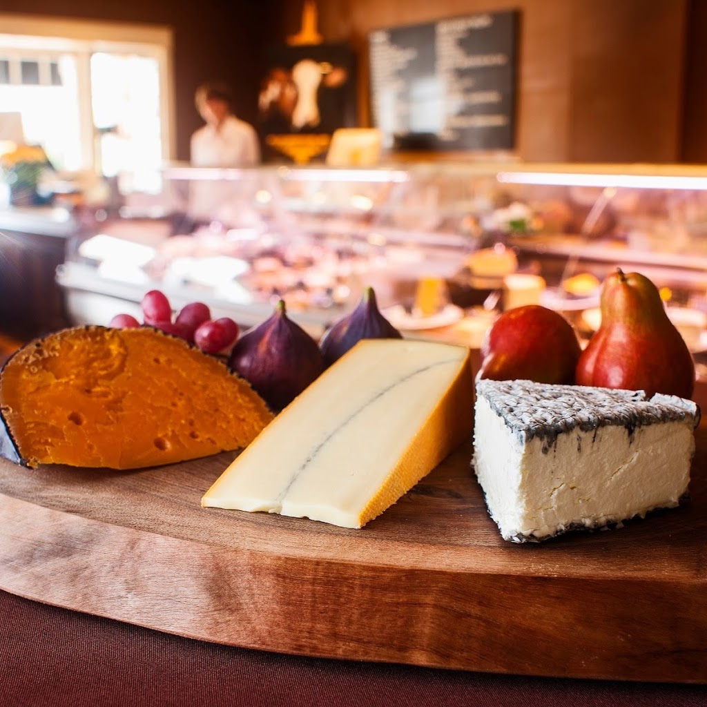 La Jolie Cheese Shop | 2 Orchard Heights Blvd #9, Aurora, ON L4G 3W3, Canada | Phone: (905) 727-2772