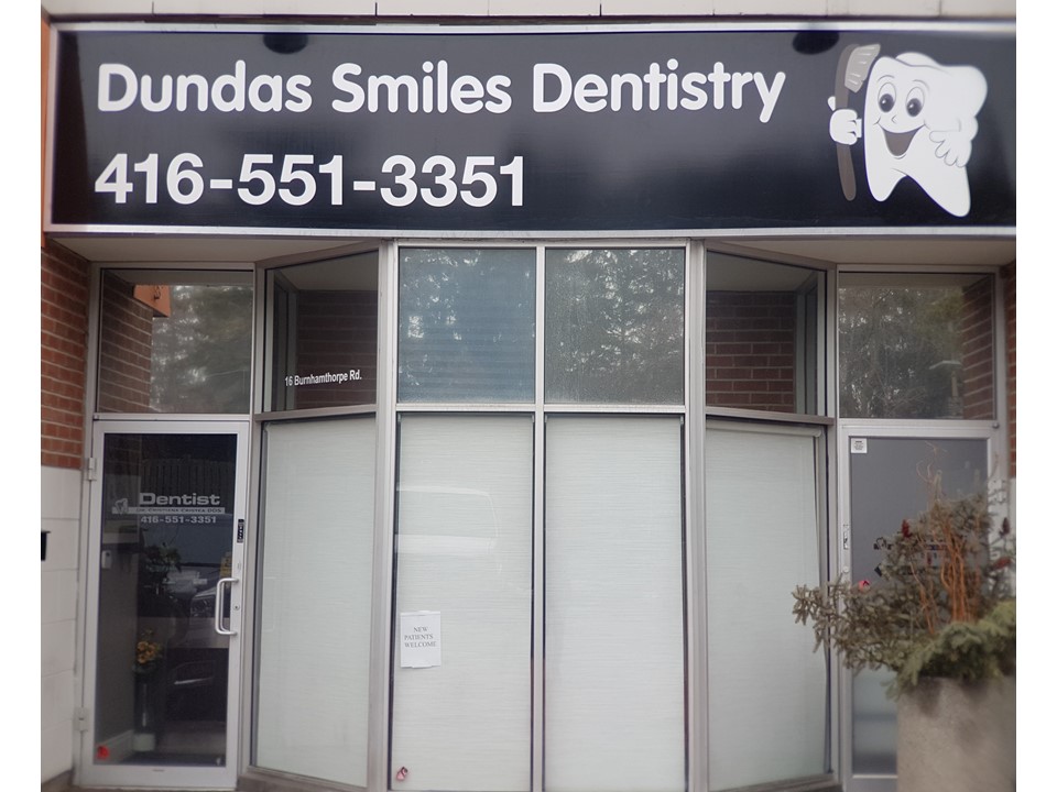 Dundas Smiles Dentistry | 16 Burnhamthorpe Rd, Etobicoke, ON M9A 5C9, Canada | Phone: (416) 551-3351