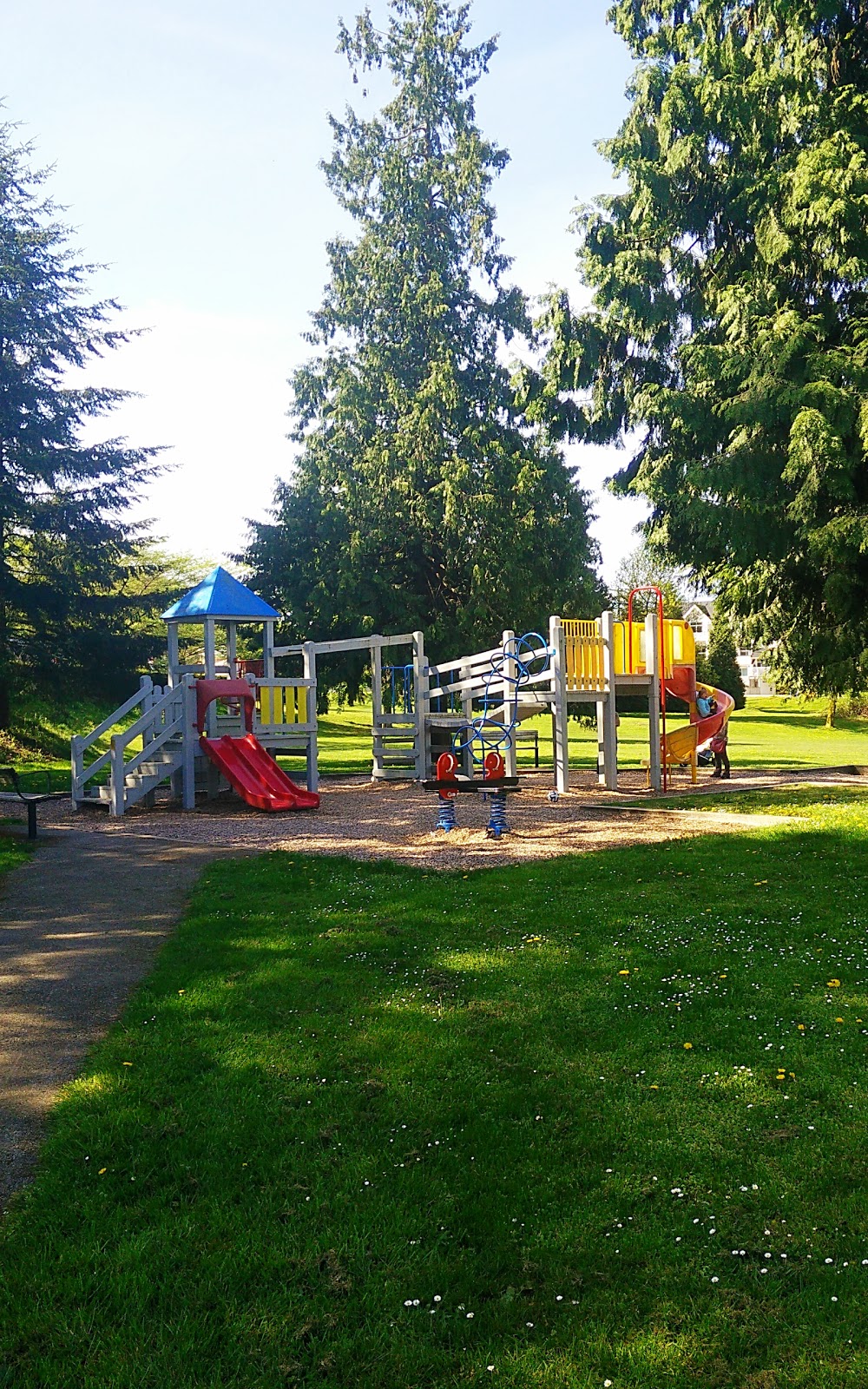 Westridge Park | 320 Cliff Ave, Burnaby, BC V5A 1C2, Canada | Phone: (604) 294-7450