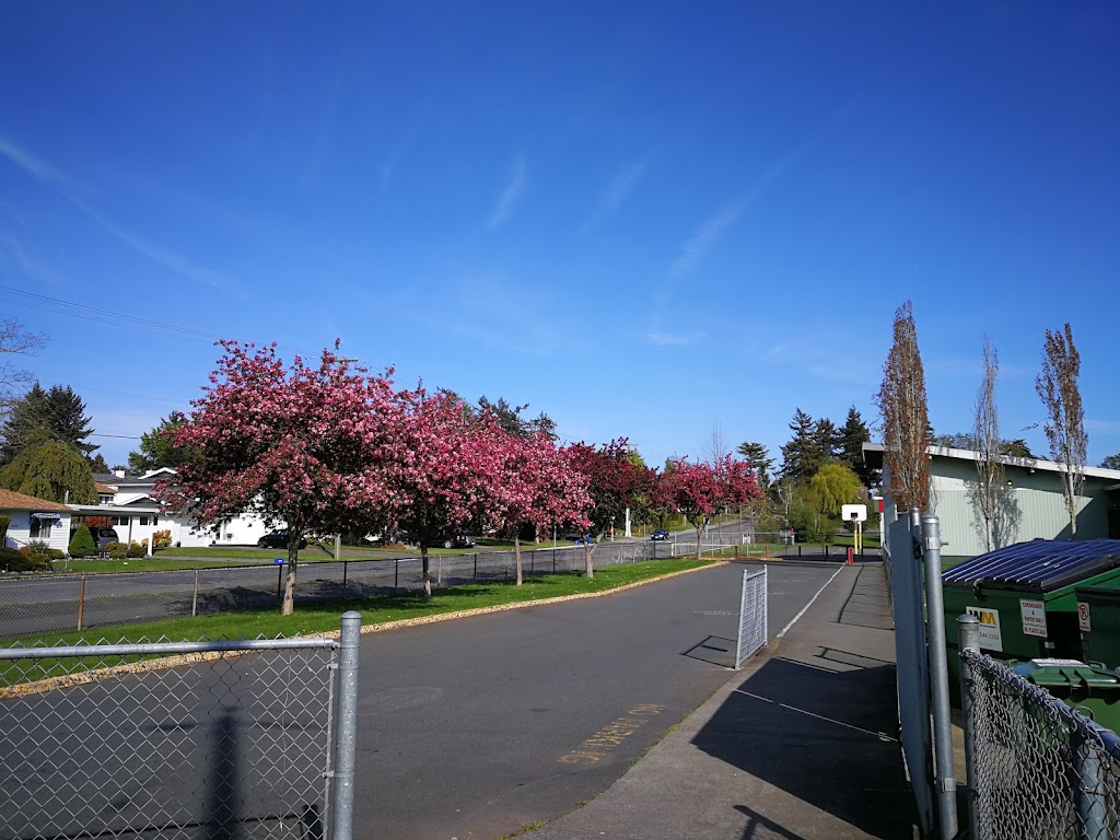 Gordon Head Middle School | 1671 Kenmore Rd, Victoria, BC V8N 4M8, Canada | Phone: (250) 477-1855