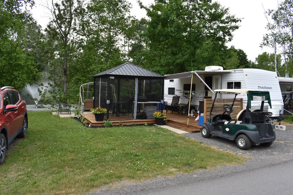 Camping Du Zoo | 3371 Rang des Chutes, Saint-Édouard-de-Maskinongé, QC J0K 2H0, Canada | Phone: (819) 268-2422