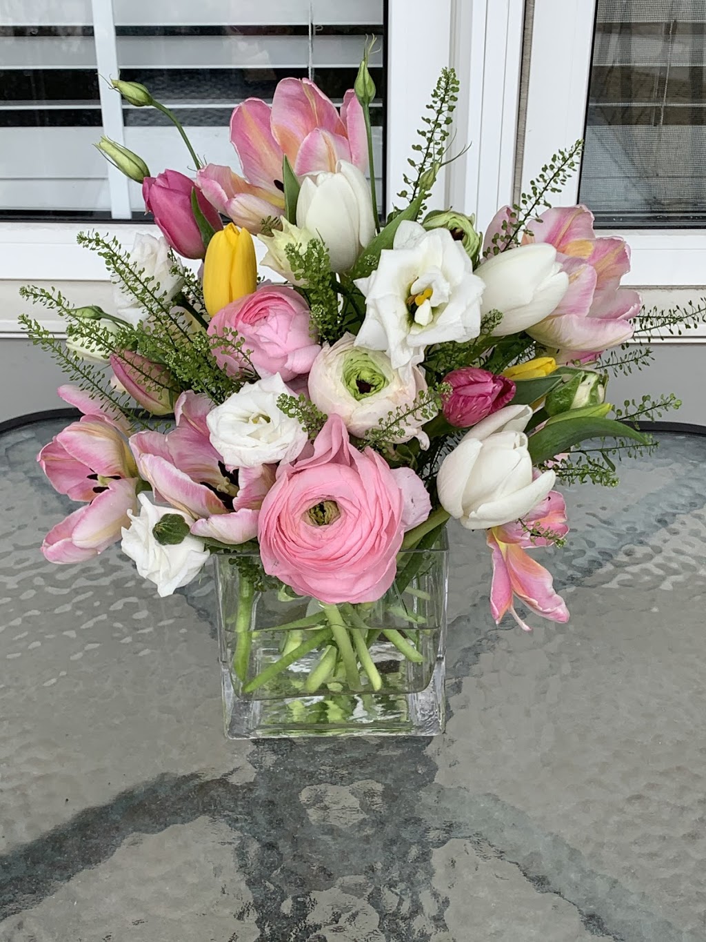 Raes of Love Florals | 587 Shaftsbury St, Oshawa, ON L1K 2V8, Canada | Phone: (905) 767-0493