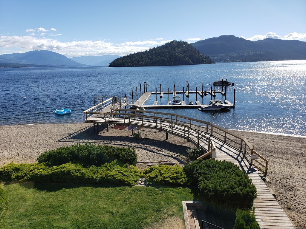 Shuswap Beachfront by the Park | 1294 Deodar Rd Unit 8, Scotch Creek, BC V0E 1M5, Canada | Phone: (778) 245-8396