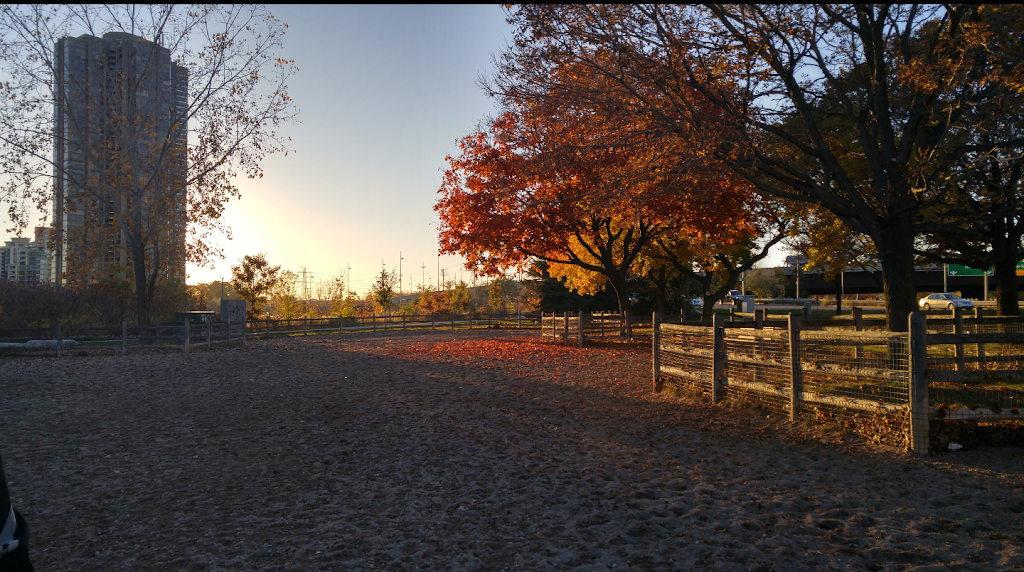 Sir Casimir Gzowski Dog Park | 2001 Lake Shore Blvd W, Toronto, ON M6S 5B5, Canada