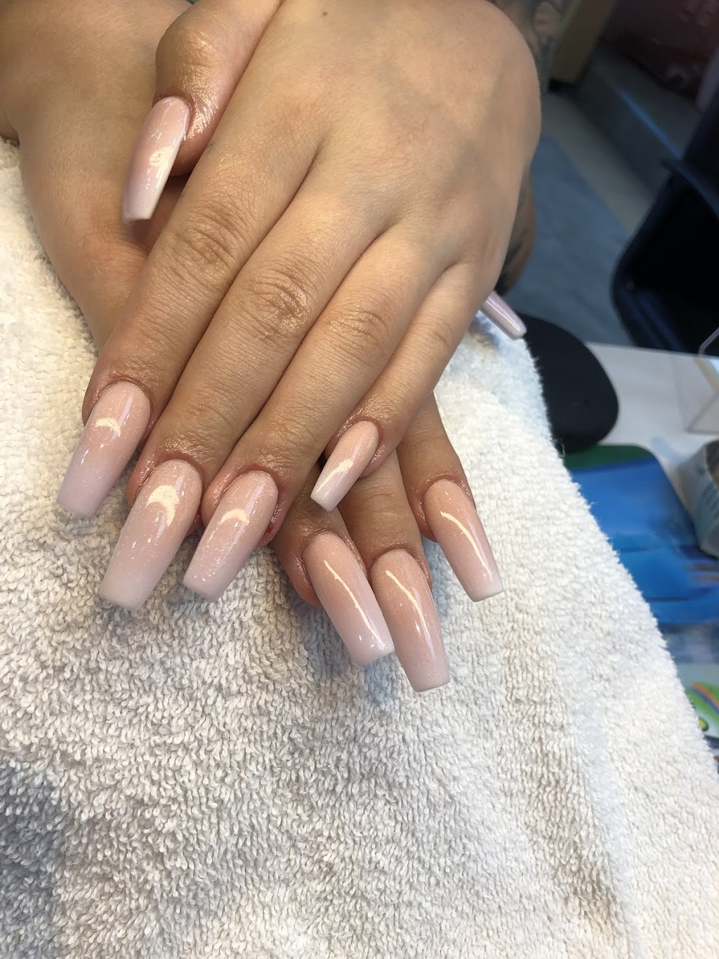 Nail Queens | 32500 S Fraser Way, Abbotsford, BC V2T 4W1, Canada | Phone: (604) 504-5583