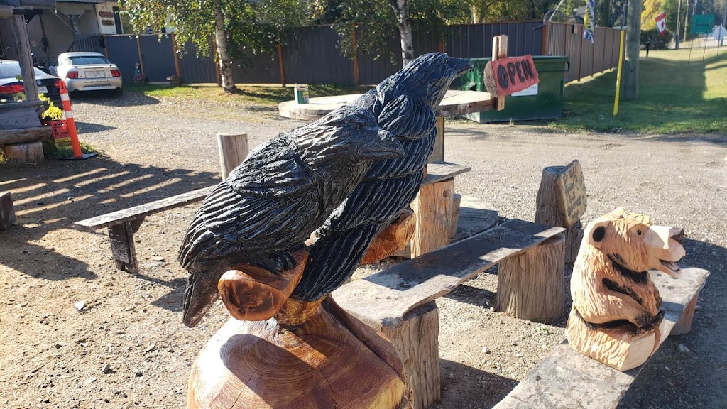 The Friendly Bear Chainsaw Carvings | Crowsnest Hwy, Yahk, BC V0B 2P0, Canada | Phone: (250) 977-5557