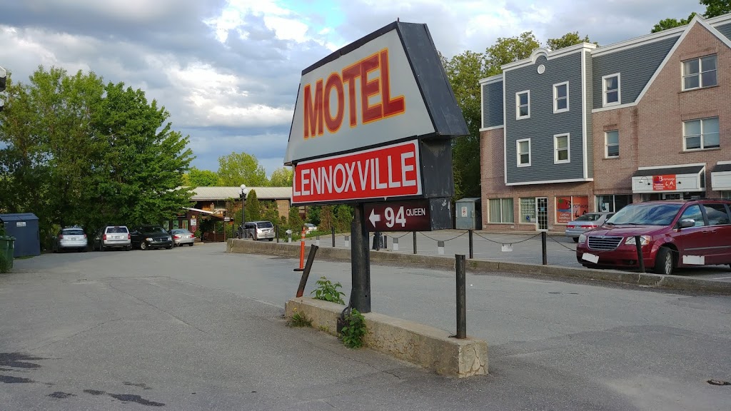 Motel Lennoxville Enr | 94 Rue Queen, Sherbrooke, QC J1M 1J4, Canada | Phone: (819) 563-7525
