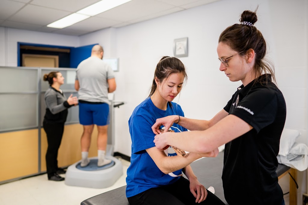 Clinique de Médecine du Sport | 2100 Boulevard Edouard-Montpetit local 205, Montréal, QC H3T 1J4, Canada | Phone: (514) 343-6256