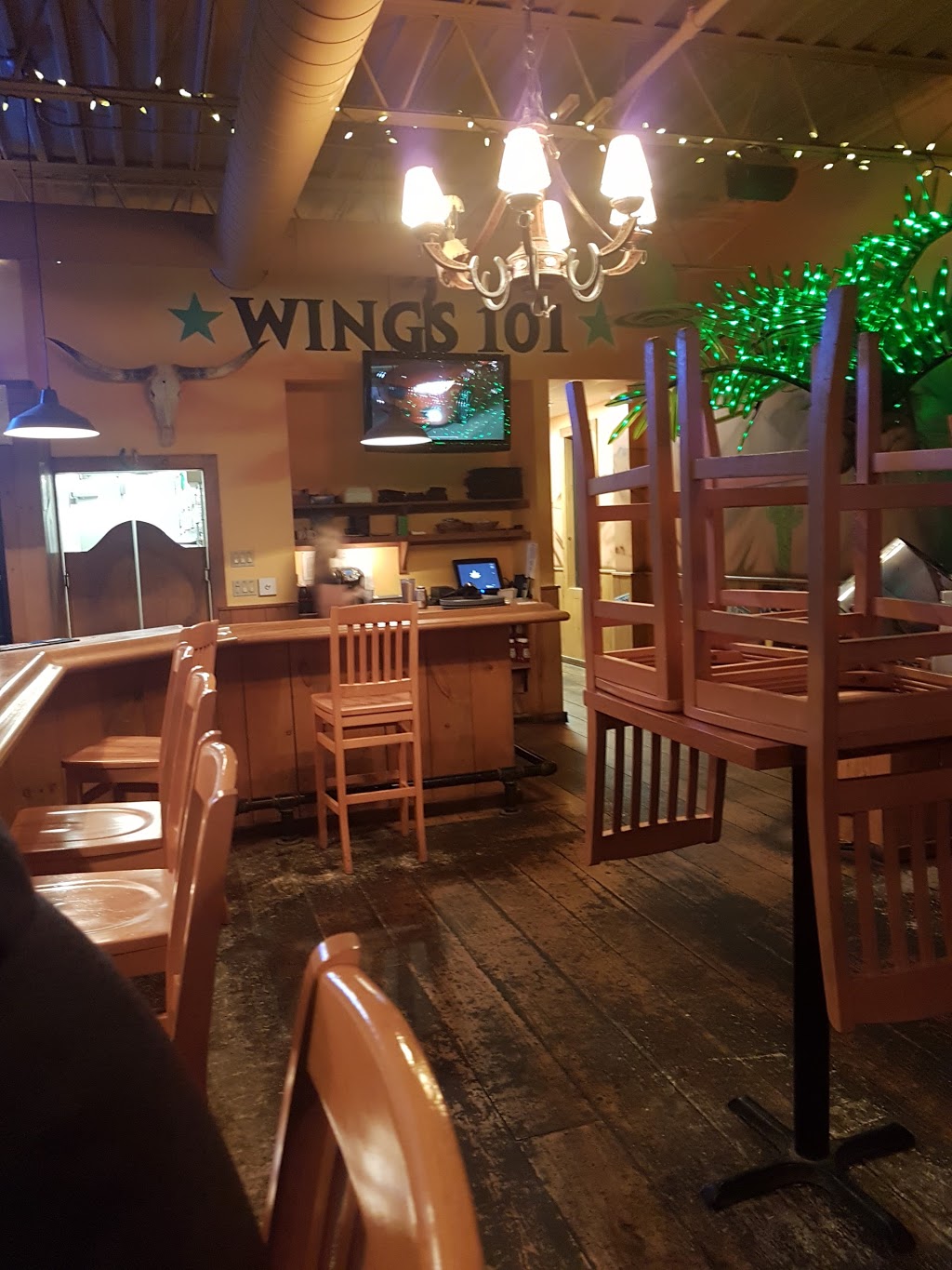 Wild Wing | 321 Weber St N #1, Waterloo, ON N2J 3H8, Canada | Phone: (519) 884-9454