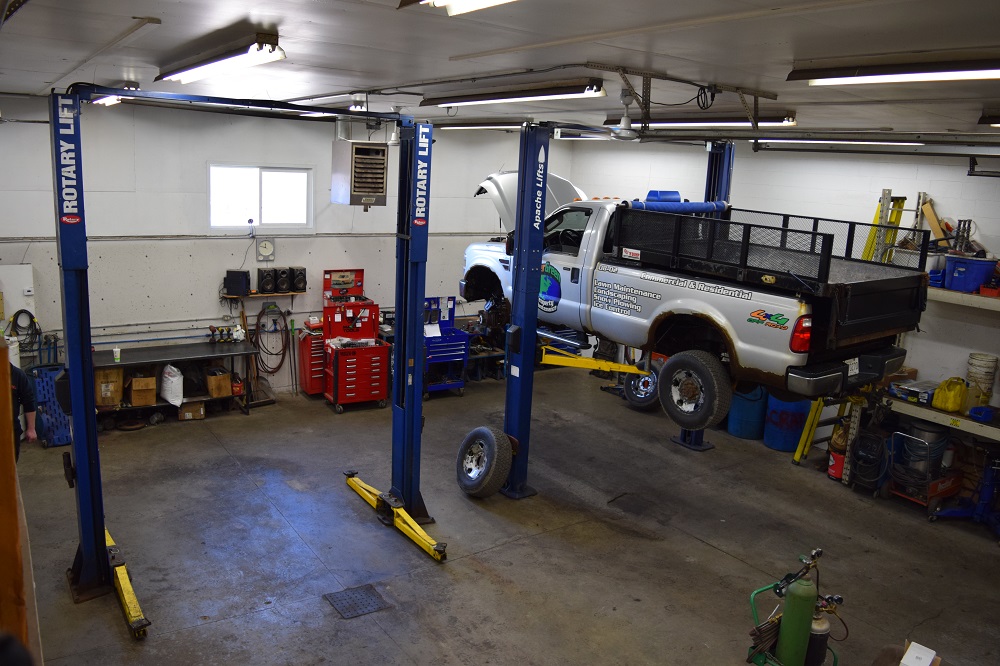 Decherts Diesel Performance And Auto Repair Shop | 8 Arthur St N, Elmira, ON N3B 2A2, Canada | Phone: (519) 669-8459