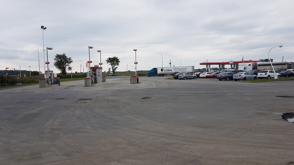 Petro-Canada Gas Station & Petro-Pass Truck Stop | 190 QC-343, LAssomption, QC J5W 4M9, Canada | Phone: (450) 589-6434