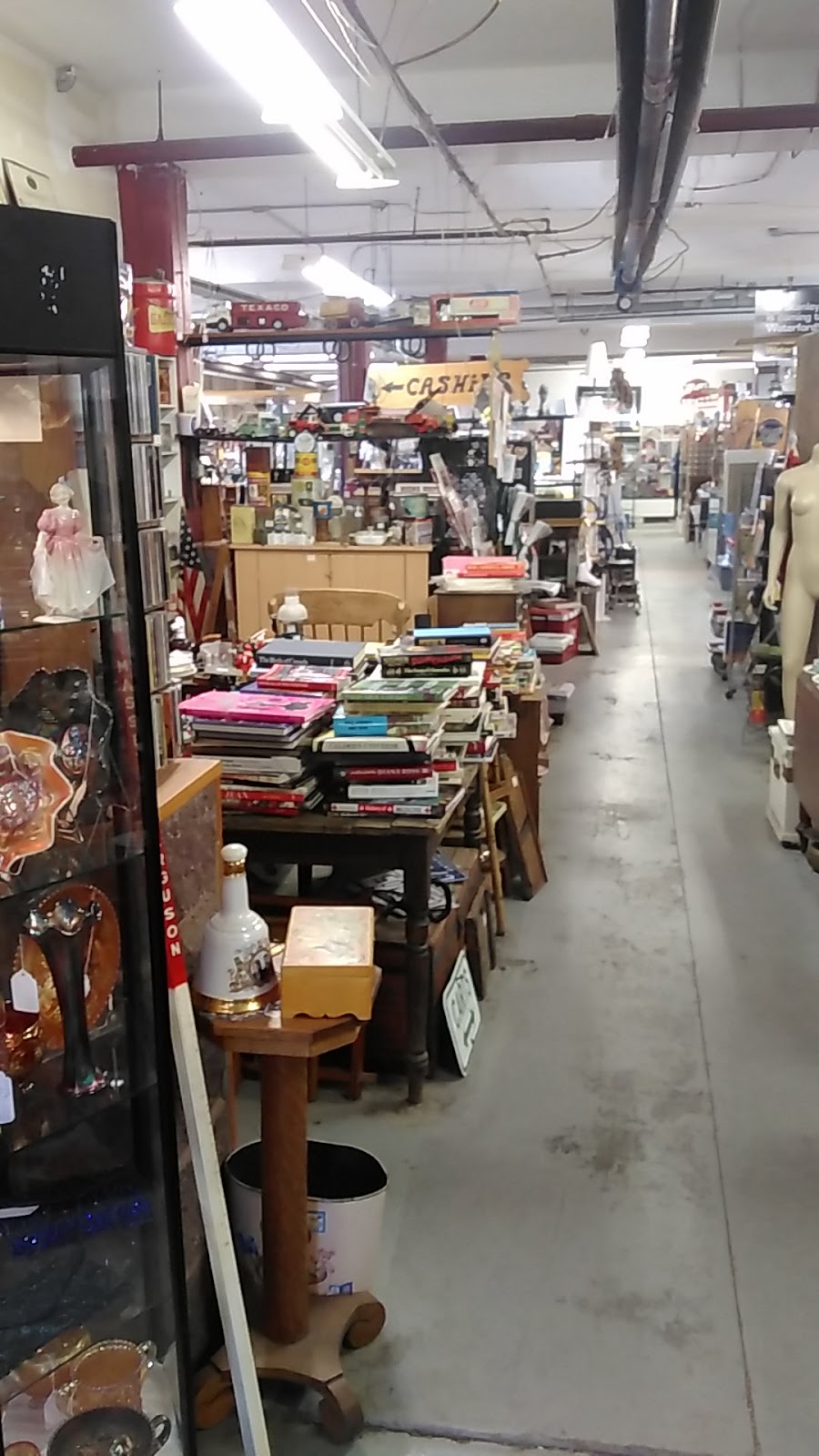Waterford Antique Market | 80b Alice St, Waterford, ON N0E 1Y0, Canada | Phone: (519) 443-4064
