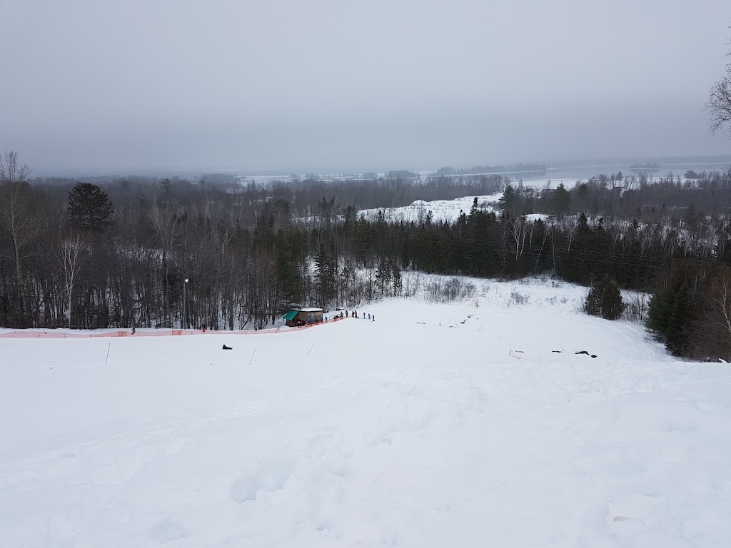 Petawawa Ski Club (Mount Molson) | 536 Laurentian Dr, Petawawa, ON K8H 2N1, Canada | Phone: (613) 687-8085