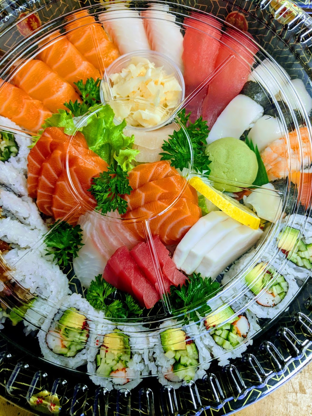 LAN SUSHI | 1500 Royal York Rd, Etobicoke, ON M9P 3B6, Canada | Phone: (647) 349-1244