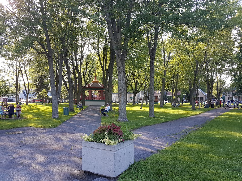 Parc Honoré-Mercier | 467-523 4e Rue, Saint-Jean-sur-Richelieu, QC J2X, Canada