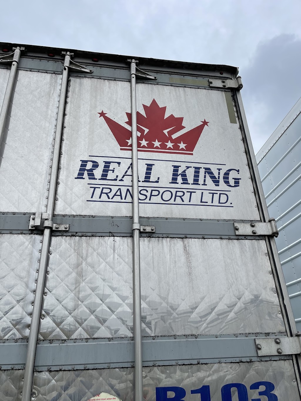 Real King Transport Ltd. | 3678 Greendale Ct, Abbotsford, BC V2T 6X7, Canada | Phone: (604) 744-1050