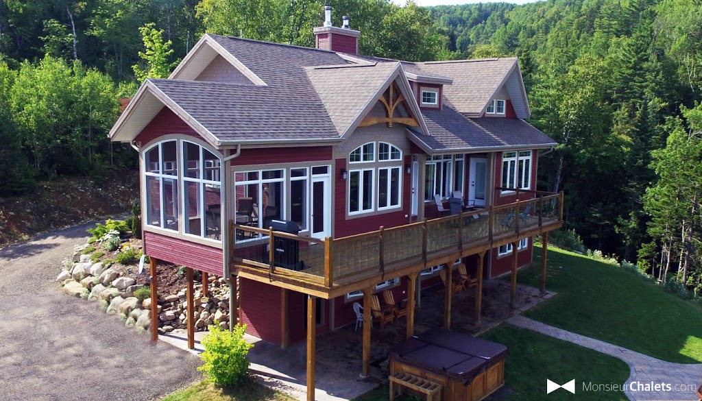 Chalet Charmel | Promenade du Saint-Laurent, Petite-Rivière-Saint-François, QC G0A 2L0, Canada | Phone: (844) 624-2538