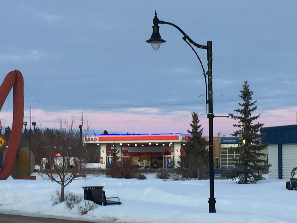 Esso | 5321 Sawchuk St, Mundare, AB T0B 3H0, Canada | Phone: (780) 764-2500