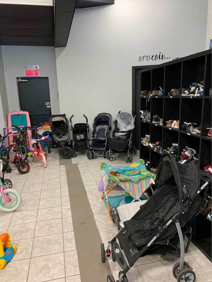 friperie pour femme et autre chez Lyne cueillette en magasin | J0AE1E, Saint-Albert, QC J0A 1E0, Canada | Phone: (819) 353-2906