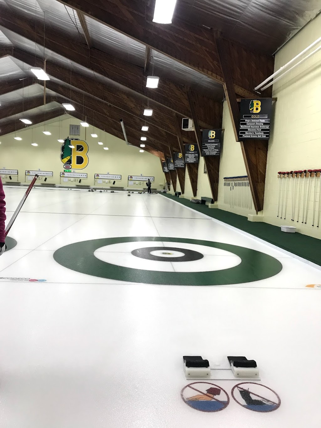 Burlington Curling Club Ltd | 2295 New St, Burlington, ON L7R 1J4, Canada | Phone: (905) 634-0014