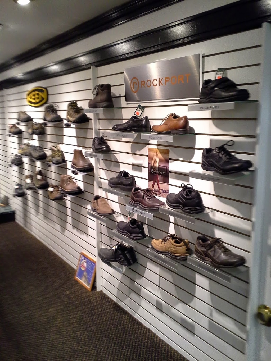 Gemmells Shoes | 110 Main St N, Moose Jaw, SK S6H 3J7, Canada | Phone: (306) 694-0165